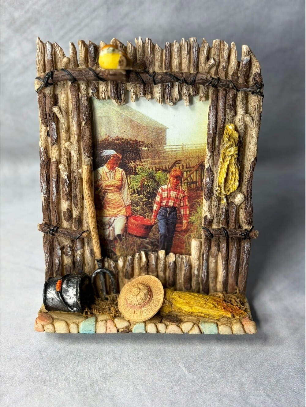 Rustic Garden Farm Photo Frame Twig Fence Bird Corn Tabletop Decor